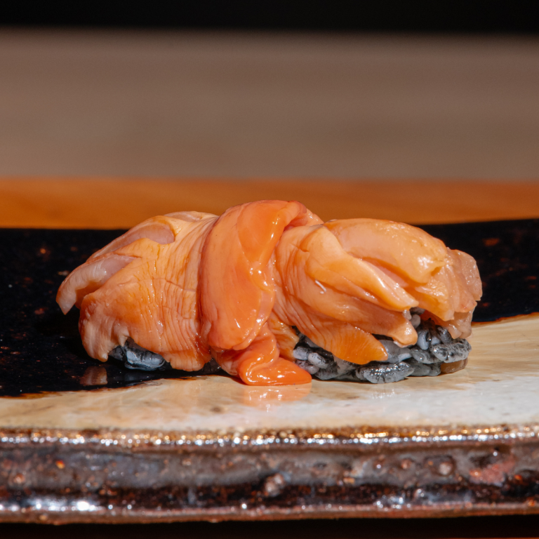 Macro nigiri akagai
